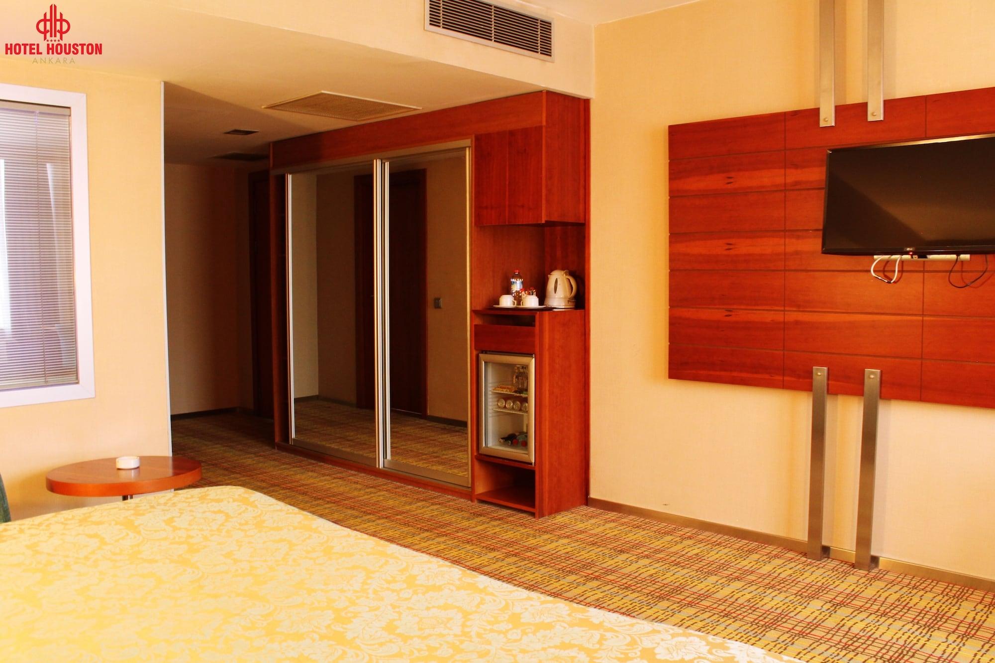 Otel Houston 4*